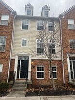 1002 Cavendish Dr in Carmel, IN - Building Photo