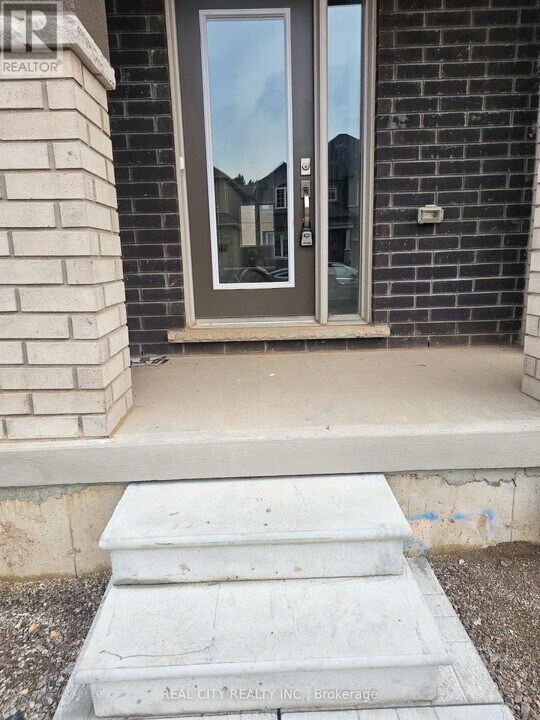 48 Mckernan Ave. in Brantford, ON - Building Photo