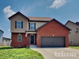 727 Cavalier Dr in Clarksville, TN - Building Photo