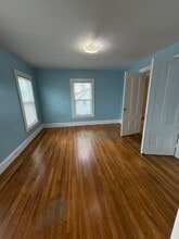 32 Dix St, Unit 3 bedroom in Worcester, MA - Building Photo - Building Photo