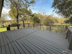 150 Barton Rd in San Marcos, TX - Foto de edificio - Building Photo