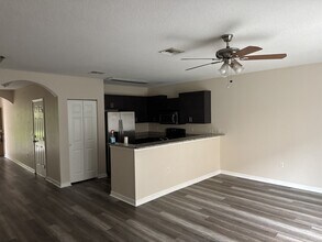 7520 39th Terrace N in St. Petersburg, FL - Building Photo - Building Photo