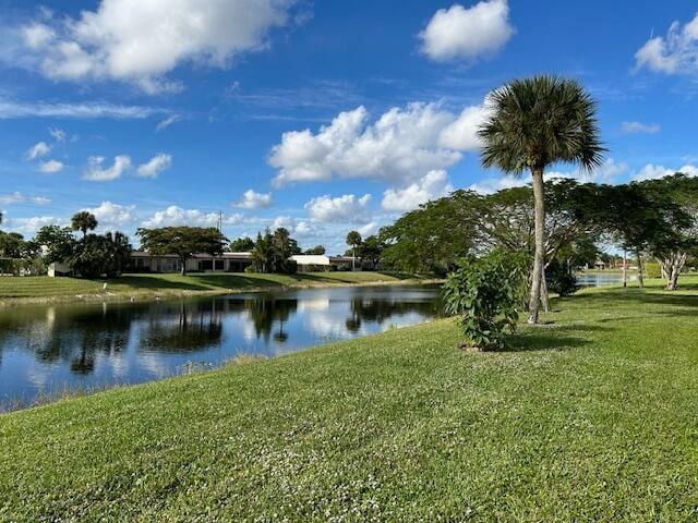 221 Lake Meryl Dr in West Palm Beach, FL - Building Photo - Building Photo
