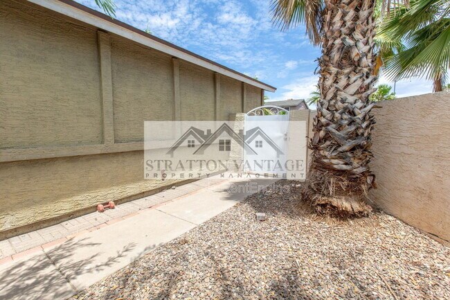 19802 N 4th St in Phoenix, AZ - Building Photo - Building Photo