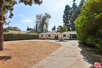 6727 Orion Ave in Los Angeles, CA - Building Photo - Building Photo