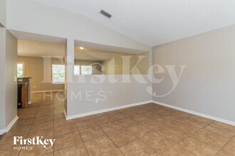 9709 Hazel Lake Dr in Jacksonville, FL - Building Photo - Building Photo