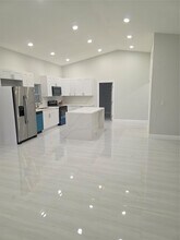 6701 W Wedgewood Ave in Davie, FL - Building Photo - Building Photo