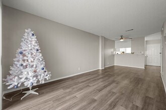 Woodlands West Townhomes in Lancaster, CA - Building Photo - Building Photo