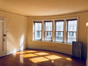 3748 W Irving Park Rd-Unit -3748-2F in Chicago, IL - Building Photo - Building Photo