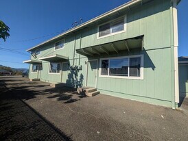 84 SE Grape Ave in Winston, OR - Building Photo