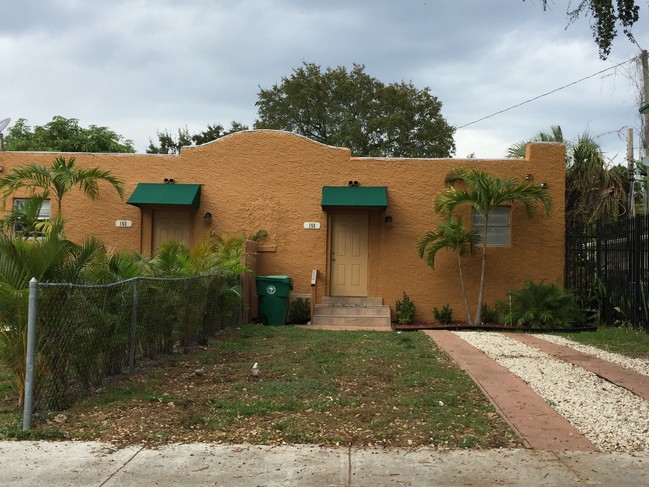 153-155 NE 68th St in Miami, FL - Building Photo - Other