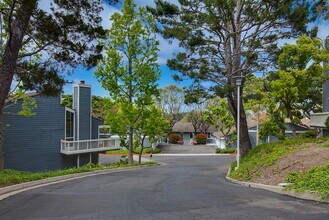 Fairway at Big Canyon in Newport Beach, CA - Foto de edificio - Building Photo