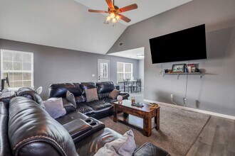 110 Auburn Cir in Glennville, GA - Building Photo - Building Photo