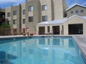 Casa de Sierra Senior Apartments in Albuquerque, NM - Building Photo