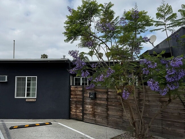 property at 4670 York Blvd