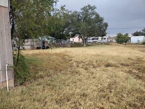 506 S 4th St in Brownfield, TX - Building Photo - Building Photo