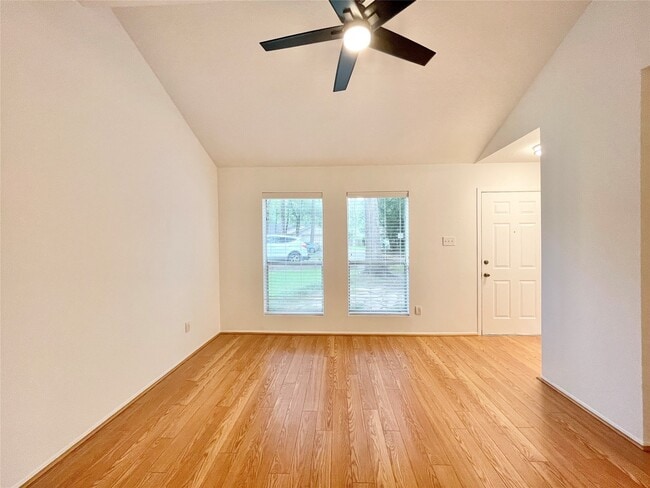 property at 6 Lea Oak Ct