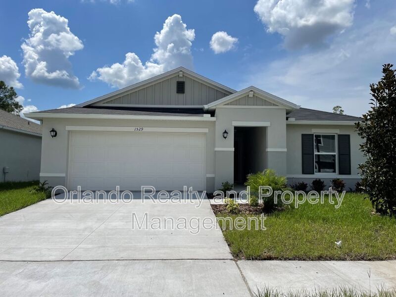 1529 Venice Ln in Davenport, FL - Foto de edificio
