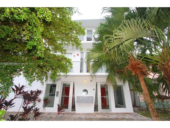 property at 945 Michigan Ave