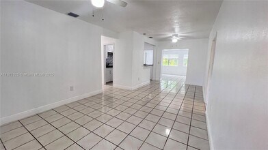 7380 SW 36th St in Miami, FL - Building Photo - Building Photo