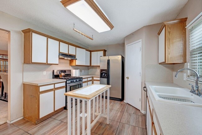 201 Amber Ridge Dr in Arlington, TX - Foto de edificio - Building Photo