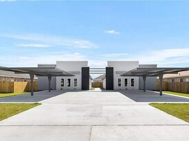 1005 W Mahala Ave, Unit 2 in Alton, TX - Building Photo