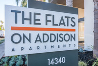 The Flats on Addison in Sherman Oaks, CA - Foto de edificio - Building Photo