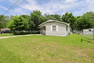 504 W Chestnut St in Coweta, OK - Building Photo - Building Photo