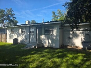 1927 Delaroche Dr E, Unit 414 in Jacksonville, FL - Building Photo - Building Photo
