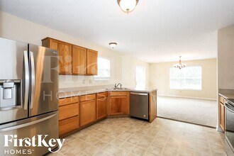 7228 Village Oaks Dr in Avon, IN - Building Photo - Building Photo