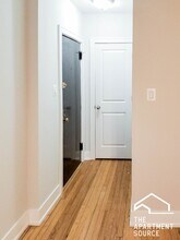 516 W Cornelia Ave, Unit 120 in Chicago, IL - Building Photo - Building Photo