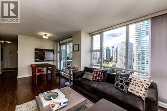 1077 Marinaside Crescent in Vancouver, BC - Building Photo - Building Photo