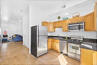 231 Grand St in Hoboken, NJ - Building Photo - Building Photo