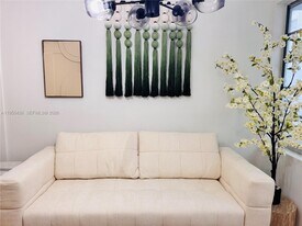 1525 Euclid Ave in Miami Beach, FL - Building Photo