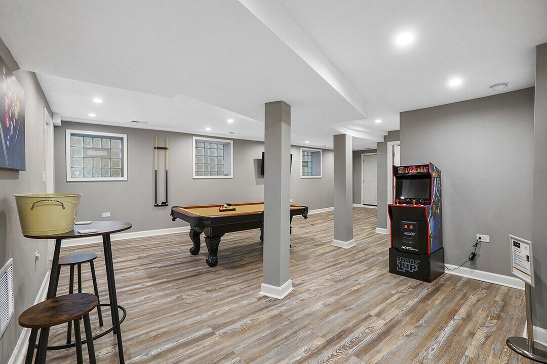 8041 S Martin Luther King Dr in Chicago, IL - Building Photo