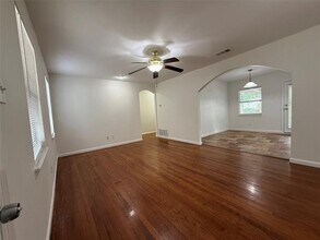 1018 W Saner Ave in Dallas, TX - Building Photo - Building Photo