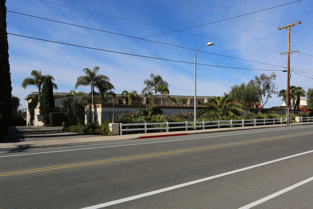 Fontainbleau Terrace in Carlsbad, CA - Building Photo