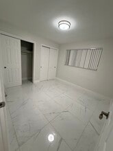 815 SW 5th Ct in Hallandale Beach, FL - Foto de edificio - Building Photo