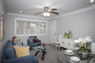 40 Broadway in Amityville, NY - Building Photo - Building Photo