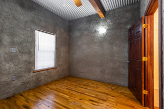 Bear Flats in Lubbock, TX - Building Photo - Interior Photo