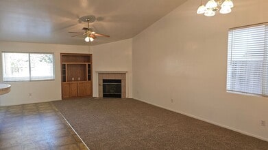 10310 Starlight Peak Dr in Bakersfield, CA - Building Photo - Building Photo