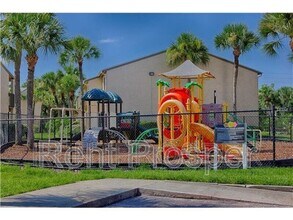 4221 S Semoran Blvd in Orlando, FL - Building Photo - Building Photo