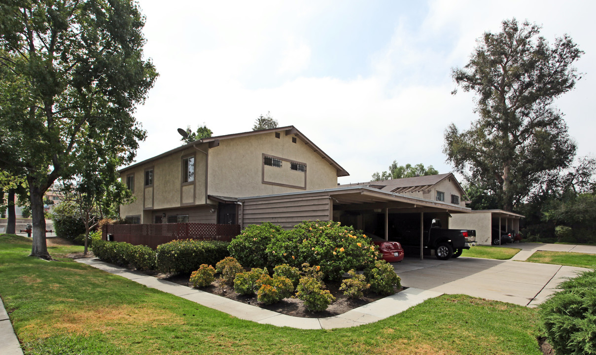 Ryan Manor in San Diego, CA - Building Photo