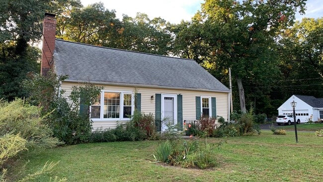 58 Oakwood Dr in Longmeadow, MA - Building Photo - Building Photo