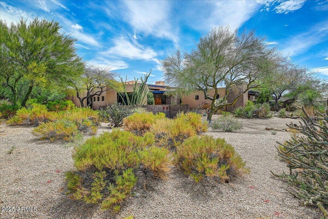 10687 E Fernwood Ln in Scottsdale, AZ - Building Photo