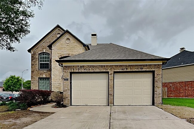 property at 2727 Lakecrest Way Dr