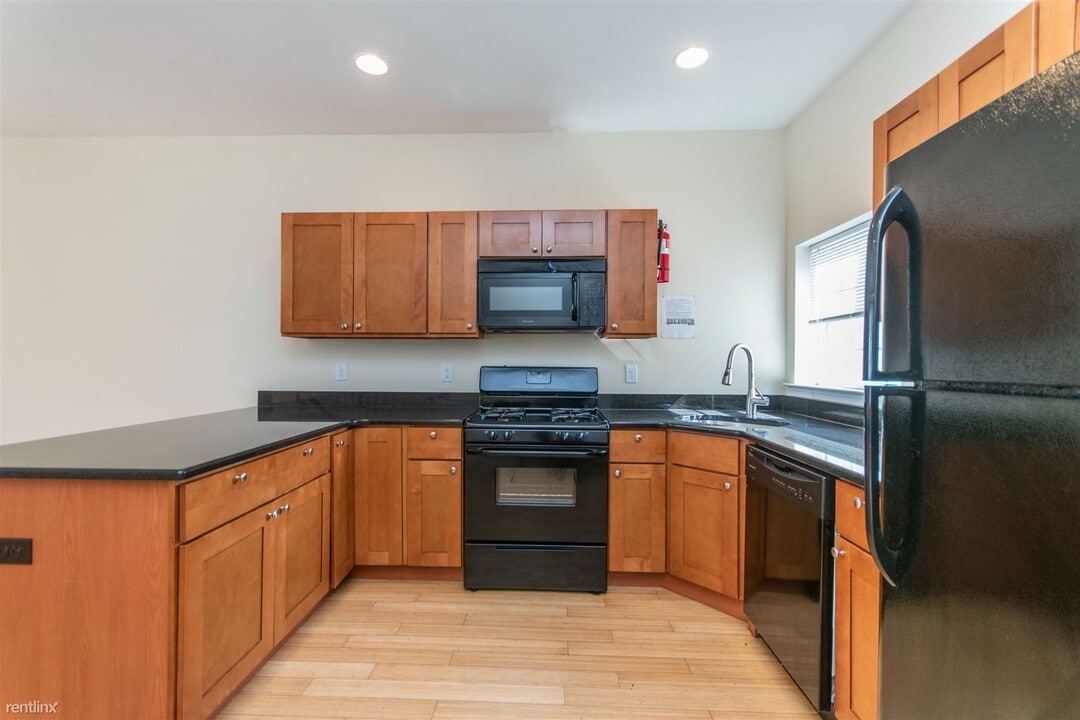 1833 N 18th St Photo