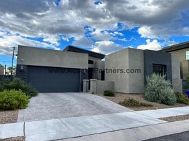 3025 E Sam Hughes Ct in Tucson, AZ - Building Photo
