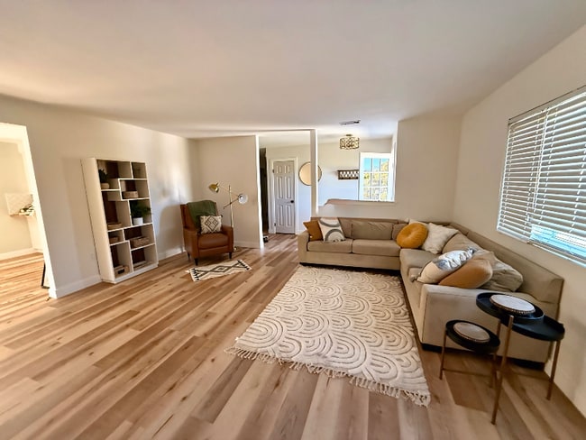 942 Ruby Dr in Vista, CA - Building Photo - Building Photo