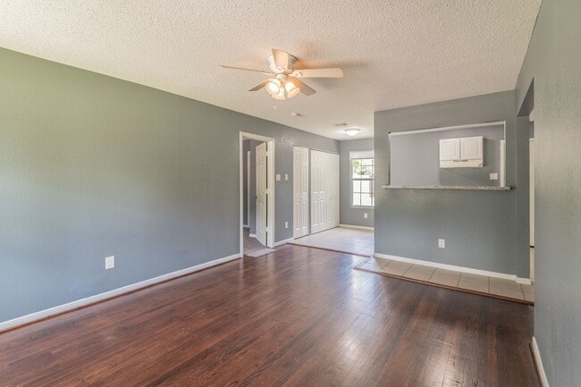 5407 Thrush Dr in Houston, TX - Building Photo - Building Photo